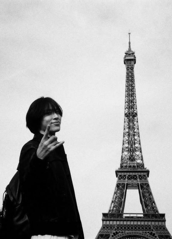 bollubantet's tweet photo. paris, france.             simpang lima, kediri. https://t.co/Up3DyteQPc