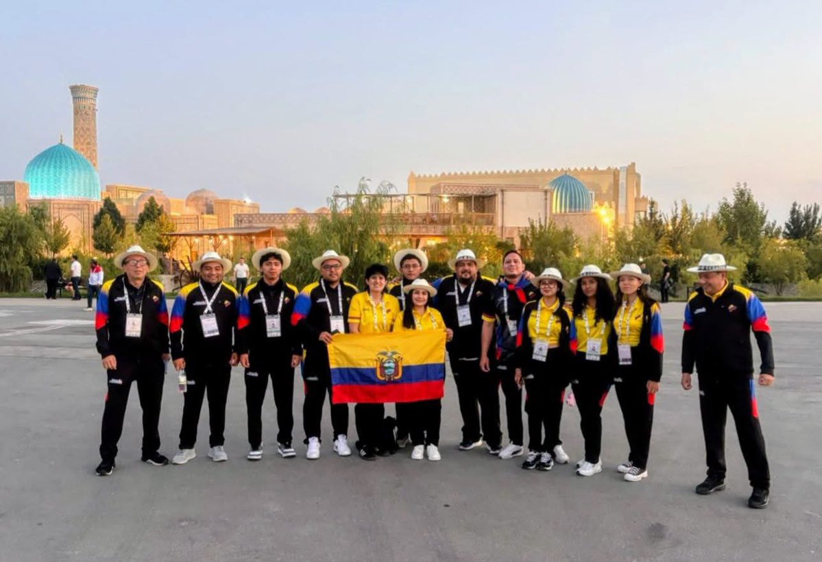 HerediaCarla's tweet photo. ♟️🇪🇨Equipo Ecuatoriano en la Olimpiada de Ajedrez en Uzbekistán 🏆

♟️Categoría femenina y open

🌎200 países del mundo en competencia

📍15-27 septiembre 

VAMOS ECUADOR 🙌 https://t.co/SuvERH9EXW