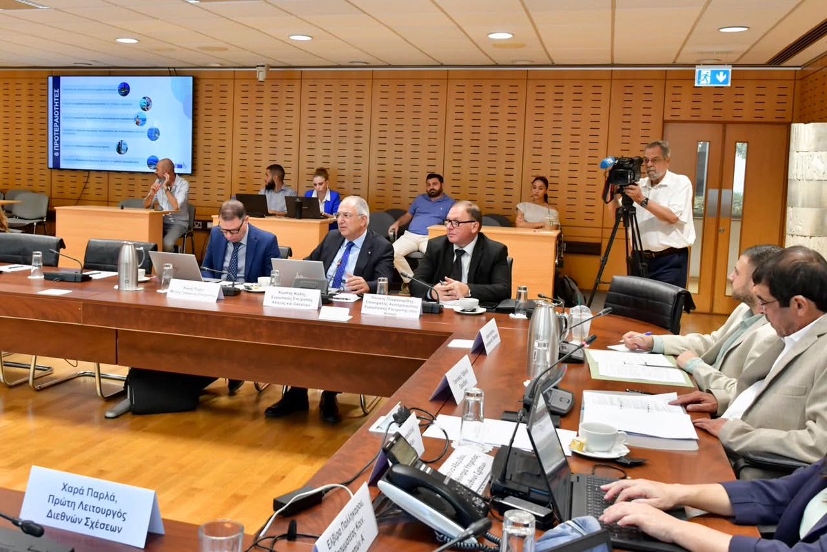 EUCYPRUS's tweet photo. Today, @CostasKadis participated in an Extraordinary Session of the Parliamentary Committee on Agriculture and Natural Resources.

The Commissioner presented to the Members the main policies and developments concerning his portfolio and specifically Cyprus. A discussion followed. https://t.co/lF6zKRnBeN
