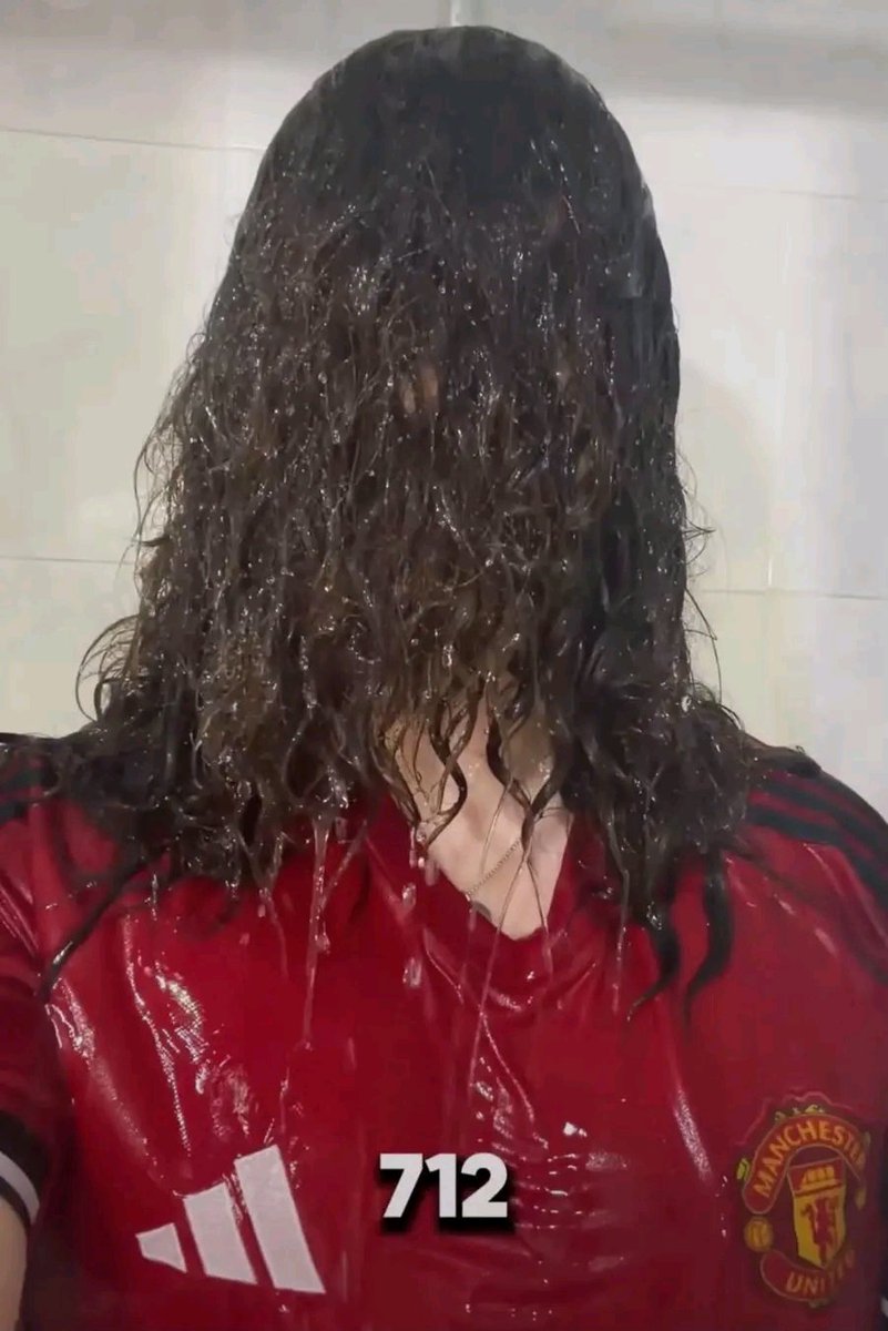 AttaBoyFootball's tweet photo. Day 712! At this point, he’s enjoying every game as Man United’s misery is literally keeping him relevant. 😭✂️ https://t.co/rE1SAjHxS4