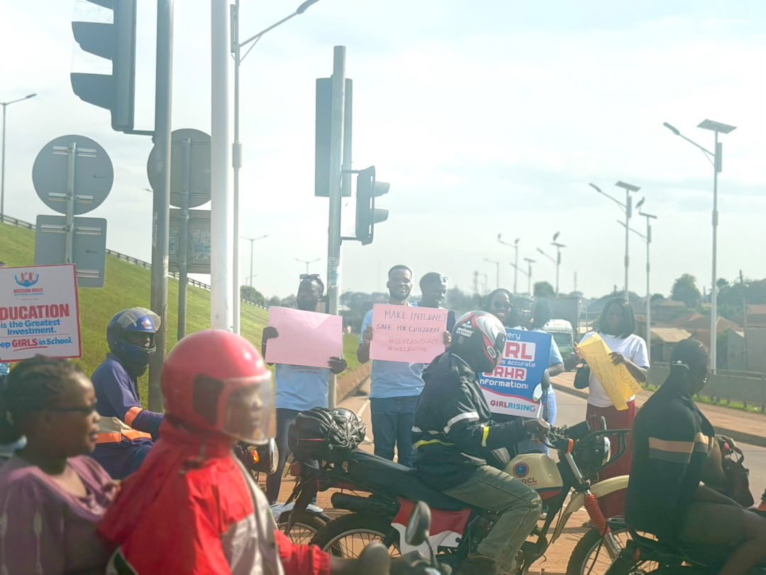 RaisingTeensUg2's tweet photo. Earlier today,we joined @WezeshaGirls and partners at Kyebando Roundabout for an awareness raising activity on Sexual and Reproductive Health and Rights (SRHR).

Through collective action and public engagement, we are amplifying conversations on girls’ rights to accurate information, access to SRHR services, bodily autonomy and the freedom to make informed decisions about their health and future.

Every girl deserves to grow up with the knowledge, support and opportunities to make choices that protect her dignity, wellbeing and potential.

When girls are informed, empowered and supported, they are better positioned to take charge of their health and advocate for their rights.
#SRHRAdvocacy
#GirlsTakeAction