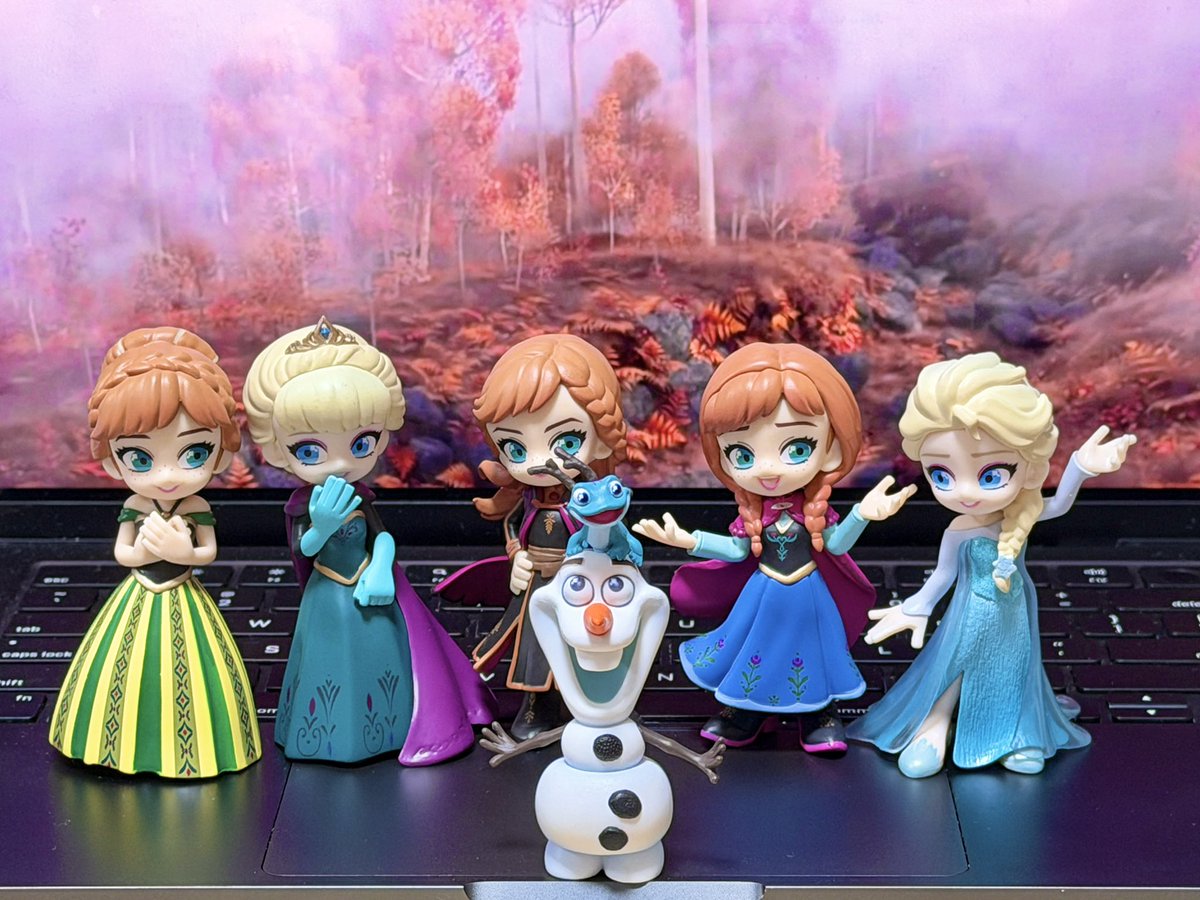 westergaard2319's tweet photo. シークレットのオラフ（＆ブルーニ）が出たせいで箱買いしたのに揃わなかったPalVerse

ジェニファー・リー監督のかつてのメモを思い出す
「オラフを消せ！！」

#Frozen https://t.co/nn1jrXxaZV