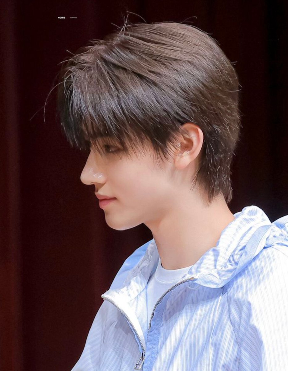prettyyhyeon's tweet photo. when his nose enters the room before he does https://t.co/0E6O6FZIcr