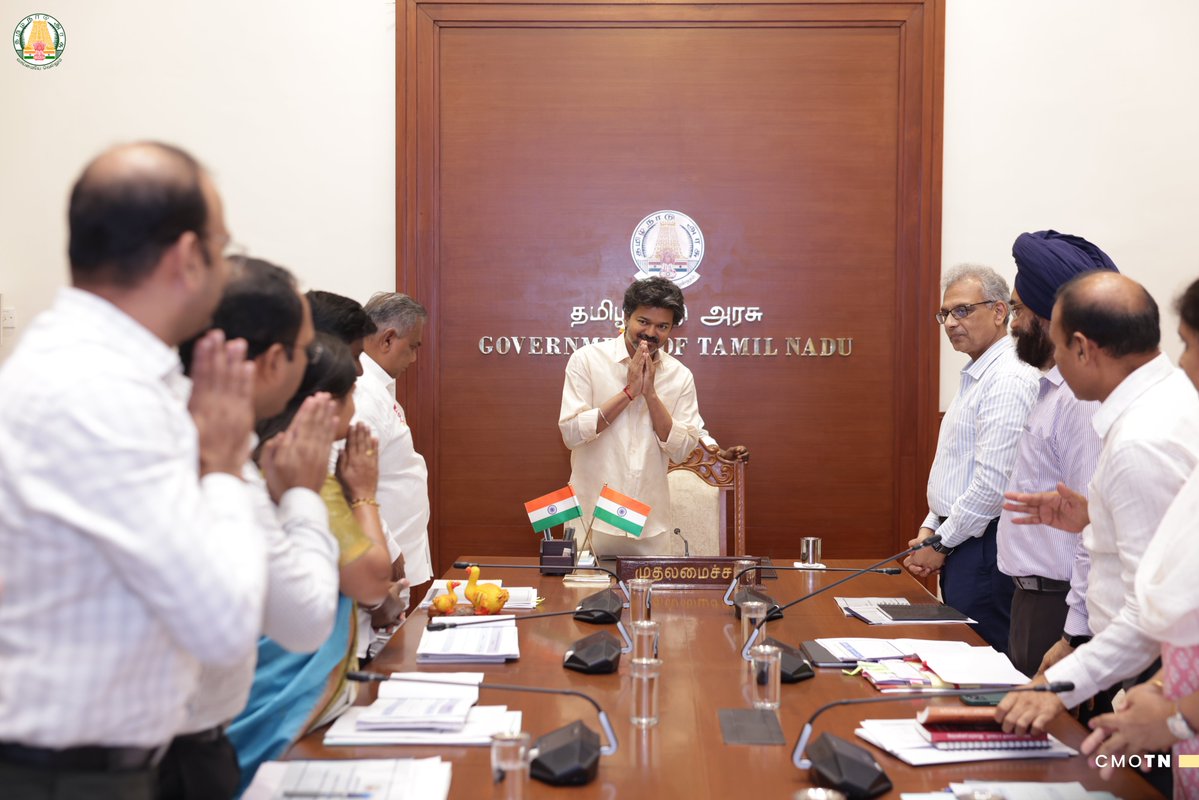 CMOTamilnadu's tweet photo. மாண்புமிகு தமிழ்நாடு முதலமைச்சர் திரு.ச.ஜோசப் விஜய் அவர்கள் தலைமையில் இன்று (18.9.2026) தலைமைச் செயலகத்தில், தமிழ்நாட்டில் உள்ள அனைத்து அரசு மற்றும் அரசு உதவிபெறும் பள்ளிகளில் ஆறாம் வகுப்பு முதல் எட்டாம் வகுப்பு வரை பயிலும் மாணவ, மாணவியருக்கு பெருந்தலைவர் காமராஜர் காலை உணவுத் திட்ட விரிவாக்கத் தொடக்கம் மற்றும் செயல்படுத்துதல் தொடர்பான ஆய்வுக்கூட்டம் நடைபெற்றது.

#CMJosephVijay‌