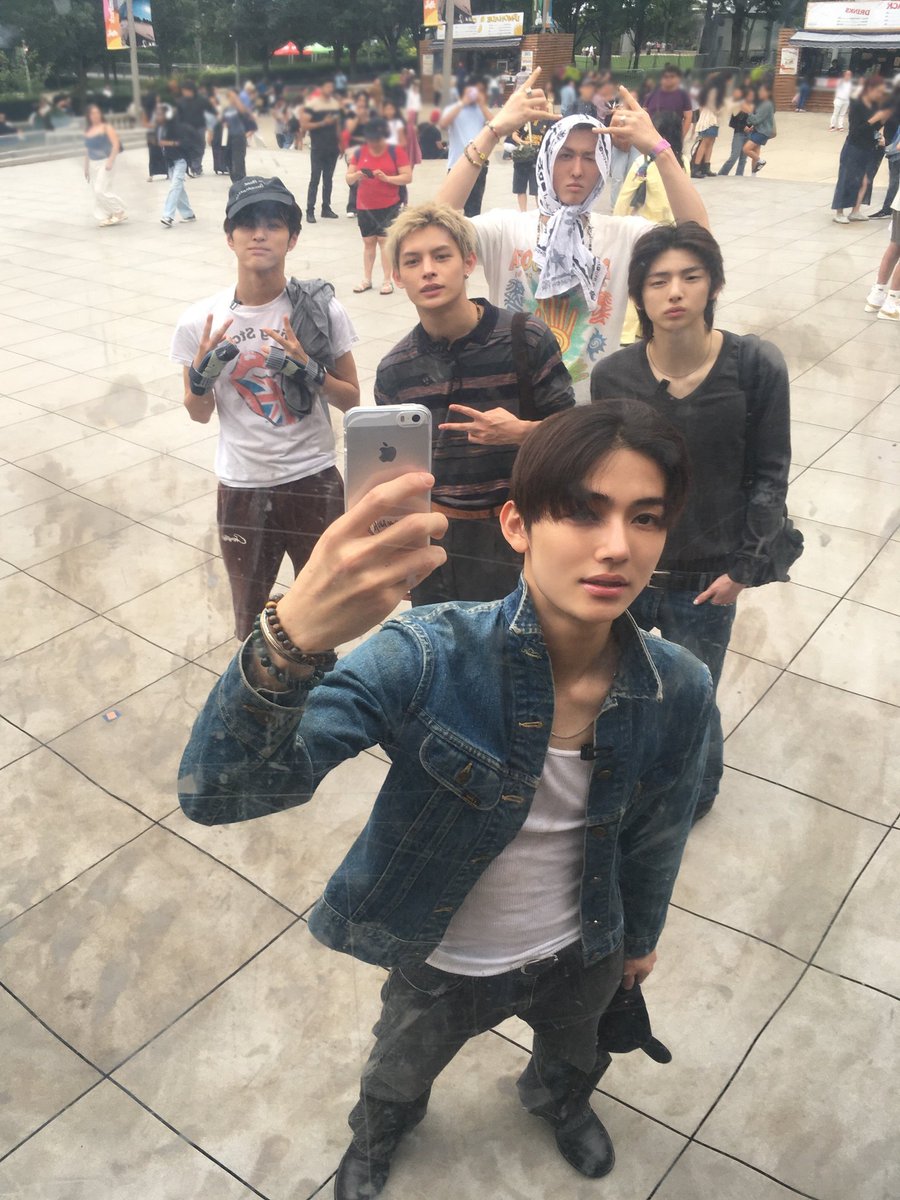 seansate_'s tweet photo. coolest teenager ever https://t.co/KPVfhrImee