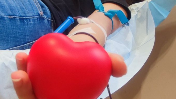 GVAdonasang's tweet photo. Dona sang a #València
📆Divendres #18setembre
📍Centre Esportiu "Dime Qué Como" (16:30-20:30h)
Cada dia els nostres hospitals necessiten sang. La teua generositat permet que els malalts puguen rebre el seu tractament.
#DonaSang #ComparteixVida 🩸 https://t.co/XNxnd6ky9e