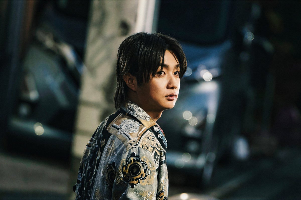 ryujimovie_jp's tweet photo. ▰▰ BEHIND of RYUJI 🎬 ▰▰
❮ 監督が語る！役者陣エピソード｜JUNON ❯
ㅤㅤㅤㅤㅤㅤㅤㅤㅤㅤ
“俳優の一番の敵は、自意識”
ㅤㅤㅤㅤㅤㅤㅤㅤㅤㅤ
俳優としてのJUNONさんは未知数だった中、
出演の提案に水田監督は「◎でいいね！」と即答。
ㅤㅤㅤㅤㅤㅤㅤㅤㅤㅤ
グループでステージに立つJUNONさんが持つ、
“自分ではなく、他者に意識を向ける”力。
ㅤㅤㅤㅤㅤㅤㅤㅤㅤㅤ
「俳優の一番の敵は自意識ですから、
彼は既に最高のコンディションを持ち合わせていたんです」ㅤㅤㅤㅤㅤㅤㅤㅤㅤㅤ

┏━━━━━━━━━┓
　10.30 fri 全国公開 🕶️🚬
┗━━━━━━━━━┛
#柳楽優弥 #川栄李奈 #萩原利久 #JUNON #BEFIRST
#映画RYUJI #映画竜二