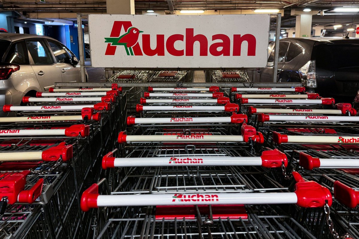 United24media's tweet photo. ⚡️ BREAKING: Putin signed a decree nationalizing the Russian assets of Western giants Auchan, Nestlé, and Leroy Merlin, placing them under state-controlled management. 

The forced takeover comes after the companies spent years refusing to exit the Russian market. https://t.co/hpBxZjqFXC