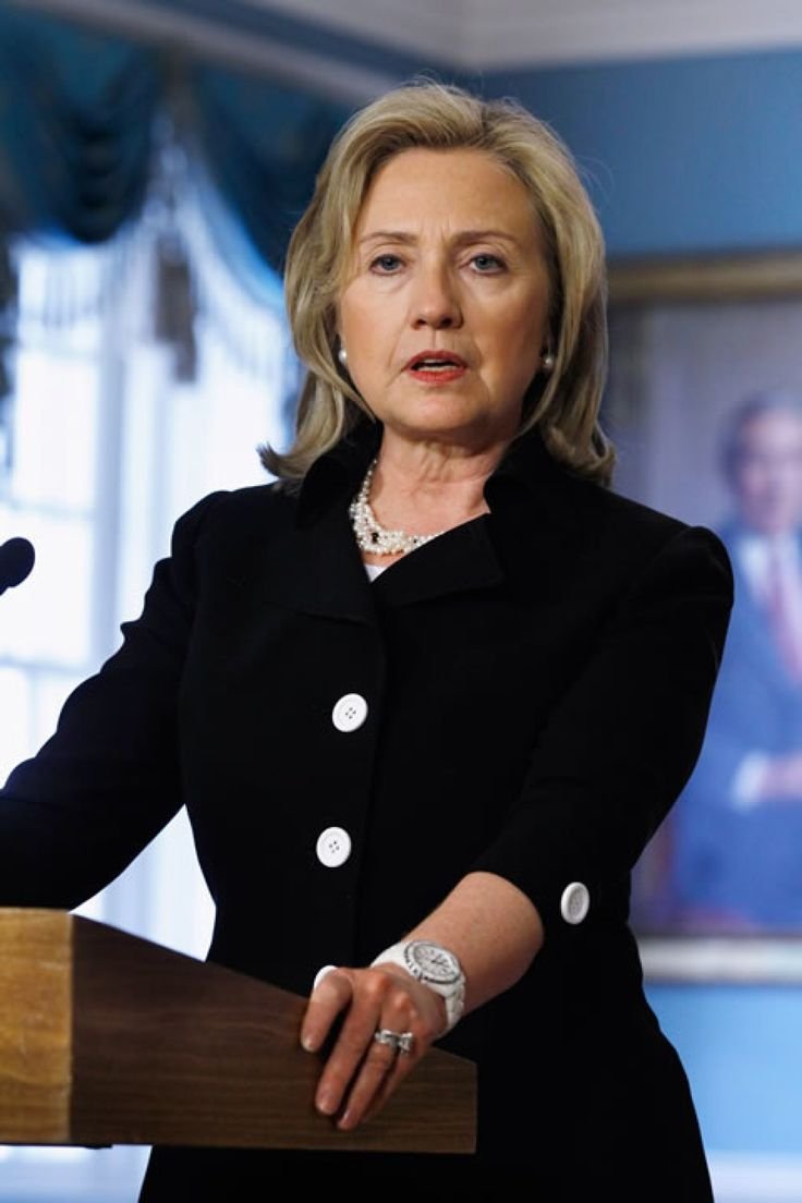 CityScapesNC's tweet photo. 🇺🇸 BE HONEST: Give me a THUMBS-UP 👍 if you believe Hillary Clinton is one of the most corrupt politicians in history! 👀

👍 AGREE
👎 DISAGREE

WHAT’S YOUR TAKE? 👇 https://t.co/3wG1LY368d