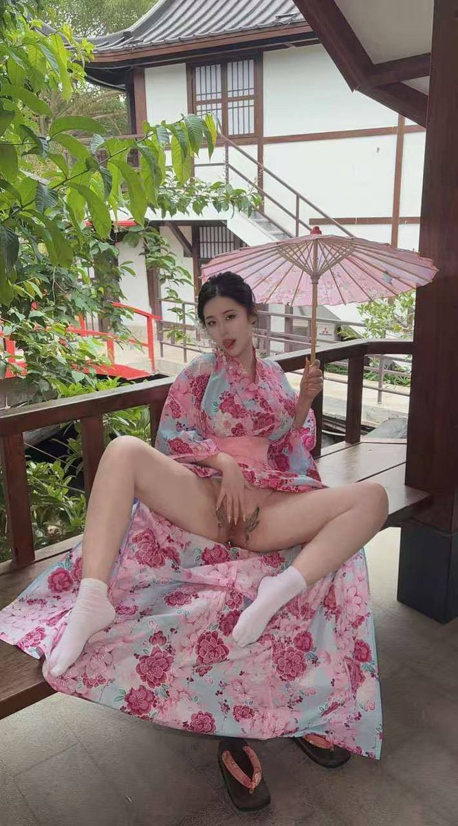 Sxve5z's tweet photo. #广州 （更多资源主页置顶进入✈️）
粤语广州本地粤菜 刚下水🌟
一个K都不认识 年轻网红款童颜大乳 ��纯
声音好听  服务意识强  精心呵护
纯欲控福音 健身蜜桃臀
/F/173/92/05/
私处紧致 氵多  🔥好 配合度高💯
蜜桃🍑臀  肌肤嫩白  温柔有耐心 https://t.co/Bylg0nlWwq