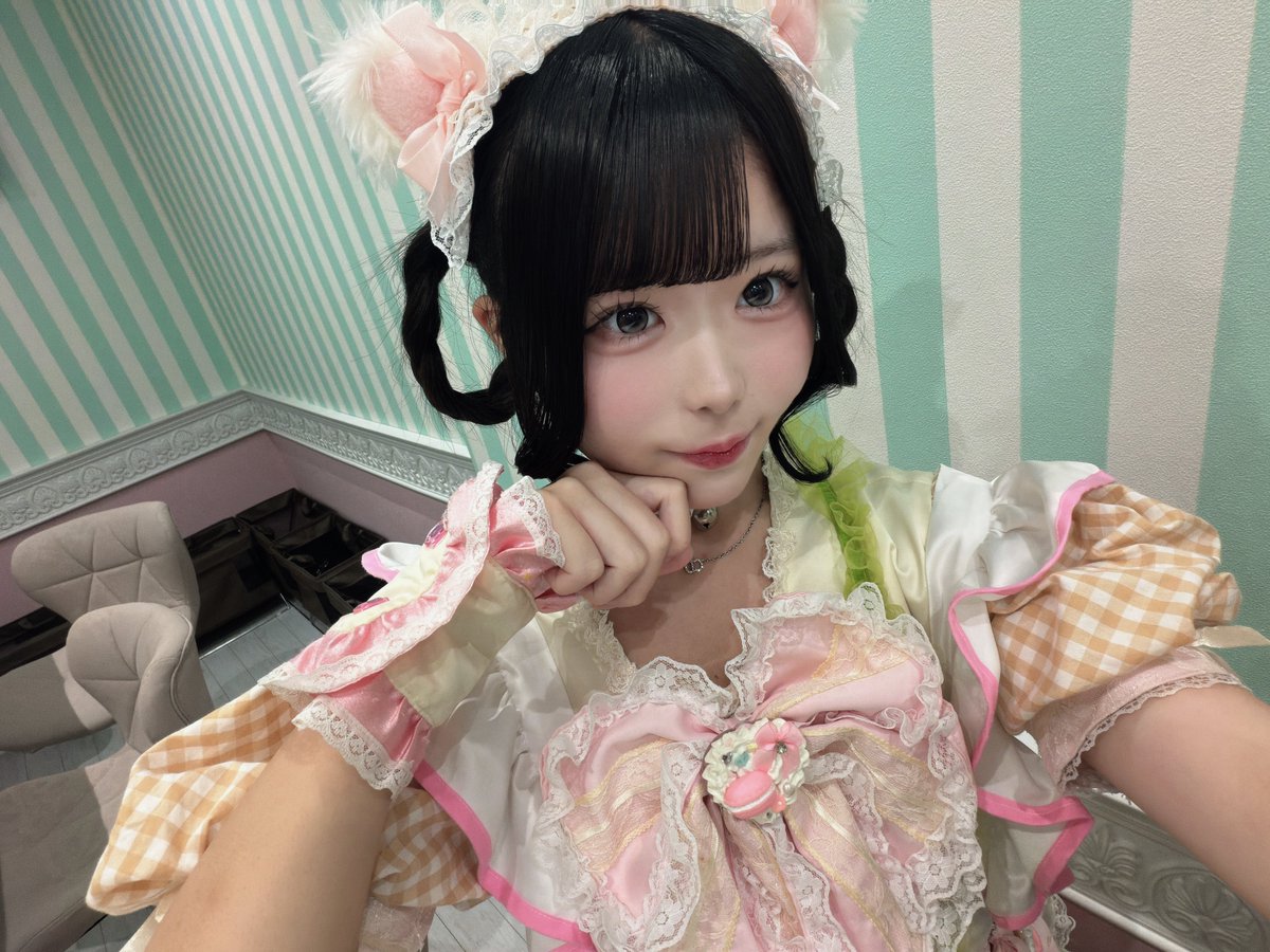Ru2a3_'s tweet photo. おきゅいん！(>ᴗ<)❤︎
パティシエールに大変身❣️
配信見に来て〜( ꈍᴗꈍ)❤︎ https://t.co/hKToOE11g0