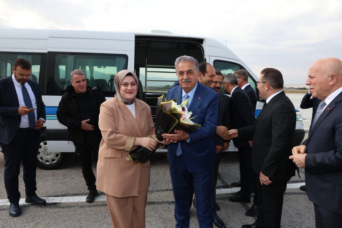 Hayati_Yazici's tweet photo. ‘Türkiye Yüzyılı Buluşmaları: Kardeşlikle Kenetlenen, İstikrarla Güçlenen Türkiye" programımız kapsamında bugün Erzurum’dayız…

#TürkiyeYüzyılıBuluşmaları https://t.co/KOQynGojaf