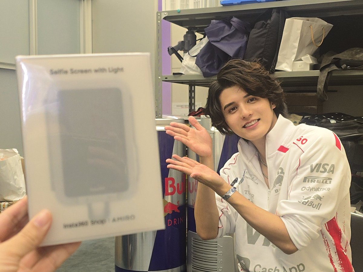 yrn__hm's tweet photo. insta360さんで最新ガジェットをスタンミさんに買っていただきました✨！
（投稿しろと言われました） https://t.co/7HQ4z6gfhs