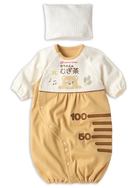 manta_oyogu_a's tweet photo. アカチャンホンポの哺乳瓶ドレスオール、見かけるたびに次男に着せれば良かったなと思うくらい好きなんだけど、新作で麦茶も出るの最高。帽子もしかしてペットボトルのキャップですか https://t.co/3wNTWnVBie