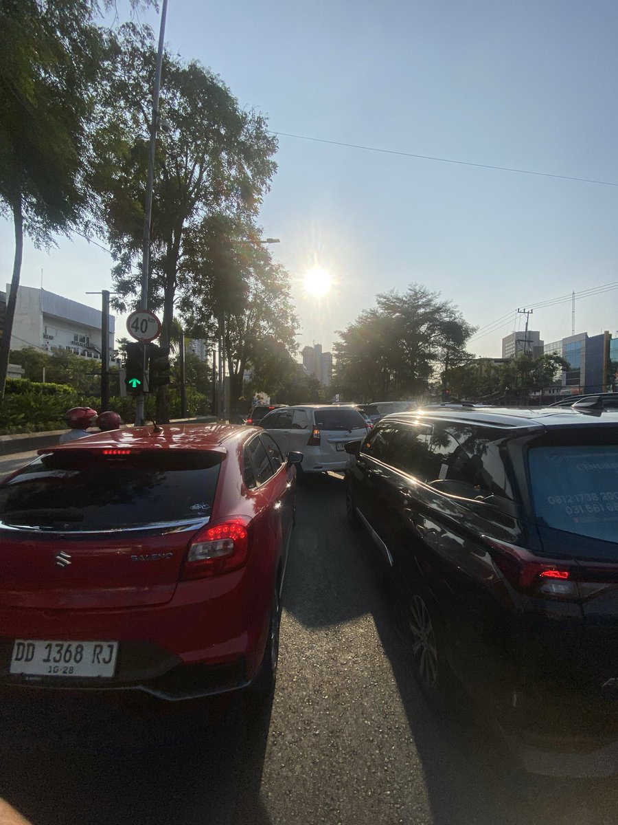 NajmuddinM's tweet photo. @e100ss Macet sudah sampai adityawarman https://t.co/tov0Wy3IKZ
