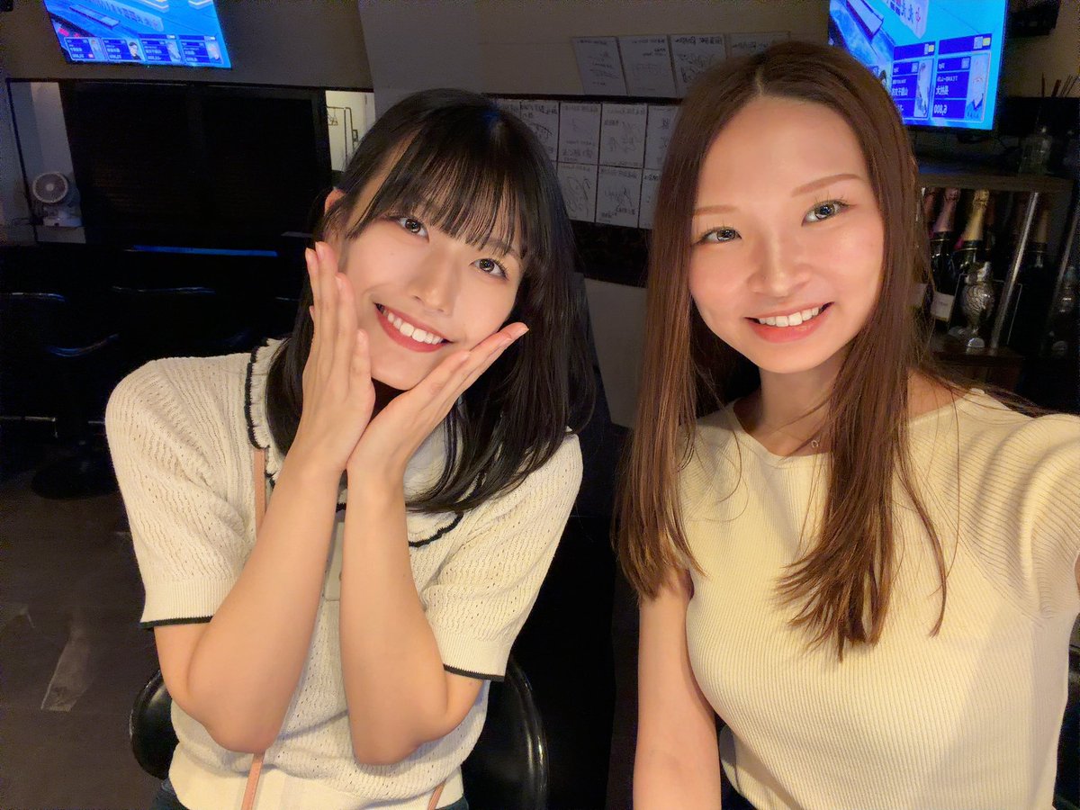 Natsumi_Megu's tweet photo. ROAD様、到着しました！！
ひとみんとパシャリ📷全部載せるやつ！
まってるよー♡ https://t.co/U8PrBKp2FL