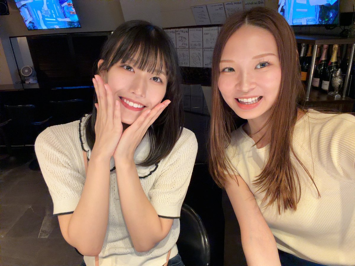 Natsumi_Megu's tweet photo. ROAD様、到着しました！！
ひとみんとパシャリ📷全部載せるやつ！
まってるよー♡ https://t.co/U8PrBKp2FL