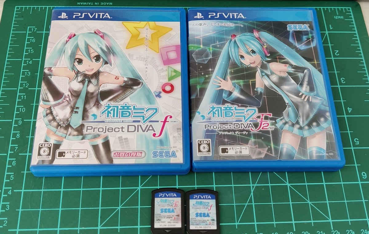 YinHe68593's tweet photo. @PlayStalgiaX 虽然买了正版卡带，但是这款民间自制版初音只有破解的实体机能玩😭😭😭 https://t.co/nS4MWXkFZE