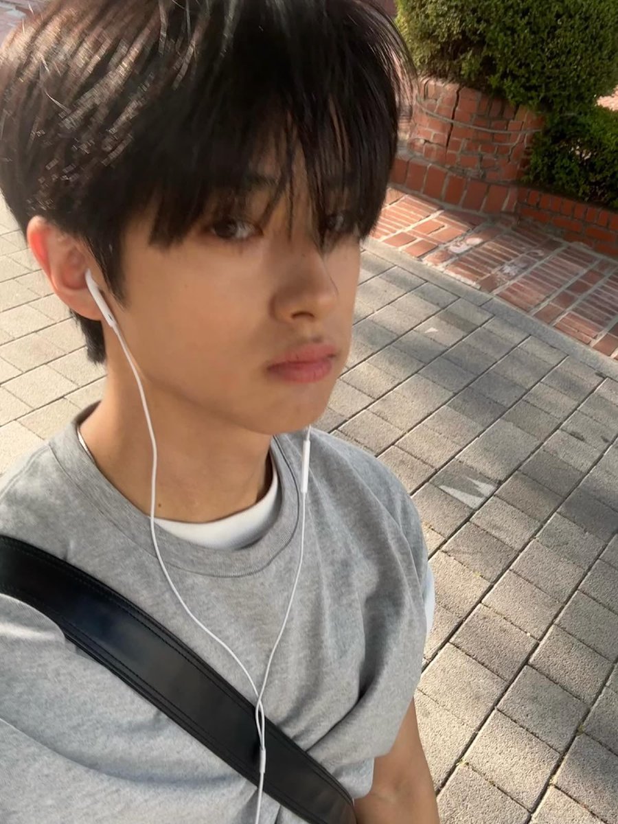 minkyuxx's tweet photo. mau? https://t.co/9u29kLnUnO