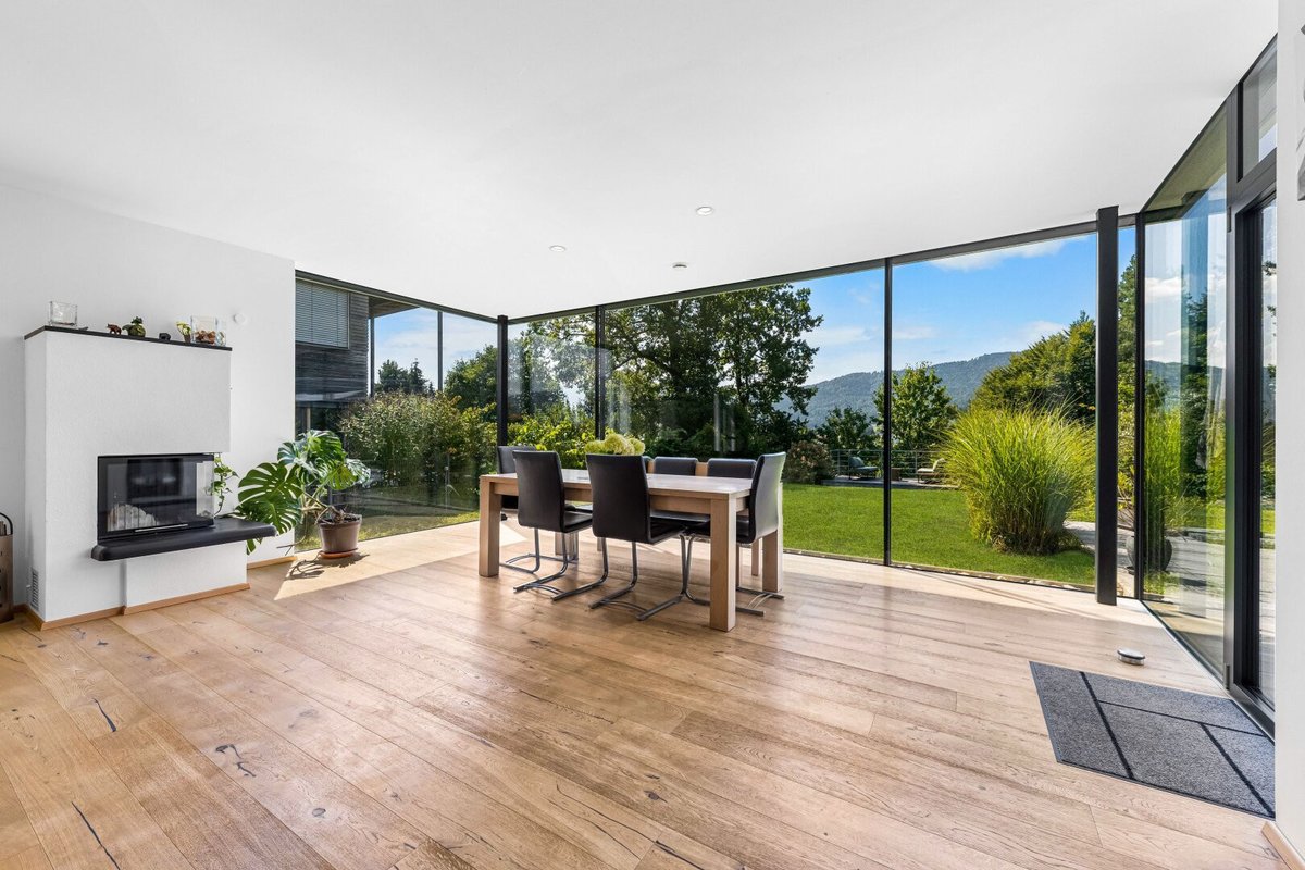 immosearch_eu's tweet photo. 1.247.000 EUR für 235 m² in Villach: Wohnhaus in Südlage mit Bergblick, offener Wohnküche, Kamin und Garten. https://t.co/SktWjCHLtK #Villach #Hauskauf #Bergblick #Immobilie

#Villach #Hauskauf #Bergblick #Immobilie https://t.co/keFk6fCJ6J