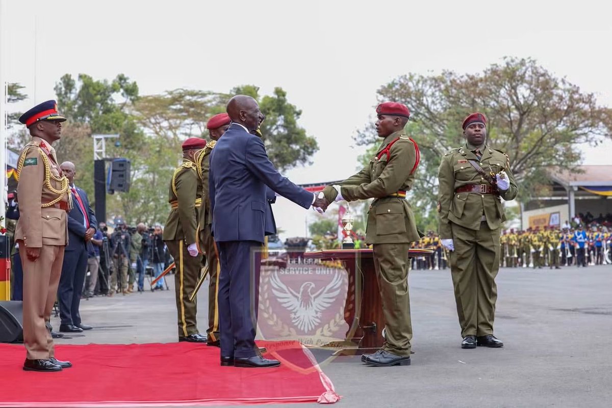 BRINATV's tweet photo. President William Ruto, accompanied by Deputy IG KPS Eliud Lagat and GSU Commandant Johana Tonui, has issued the Cane of Honour and trophies during the 50th GSU Recruits Passing-Out Parade.
#GSU #GSUPassOut #WilliamRuto #KenyaPolice #BrinaTV
#UsalamaMitaani https://t.co/7Rq52t6A9i