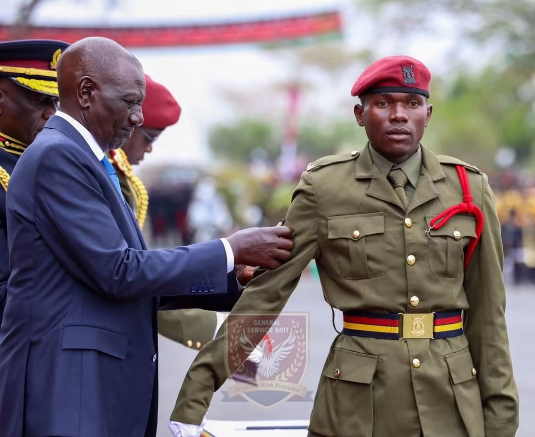 BRINATV's tweet photo. President William Ruto, accompanied by Deputy IG KPS Eliud Lagat and GSU Commandant Johana Tonui, has issued the Cane of Honour and trophies during the 50th GSU Recruits Passing-Out Parade.
#GSU #GSUPassOut #WilliamRuto #KenyaPolice #BrinaTV
#UsalamaMitaani https://t.co/7Rq52t6A9i