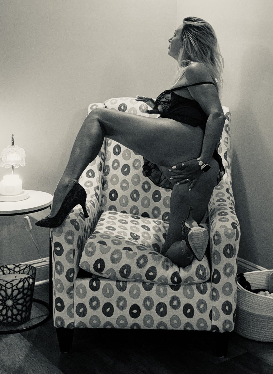 coastalgirl1111's tweet photo. Black lace, high heels &amp; absolutely no innocent intentions. 🖤 Who’s volunteering to be my chair next? https://t.co/SD04p7jINx