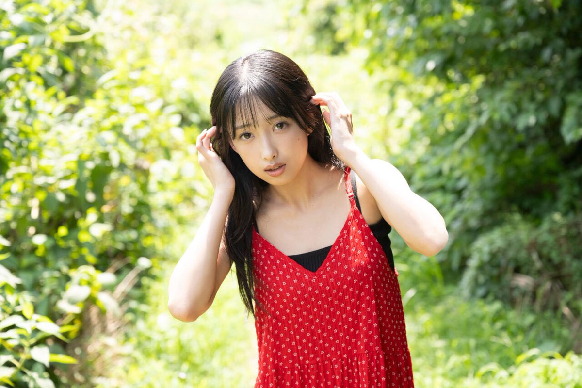 glassgirl_info's tweet photo. 【#ガラスガール 新着】
インタビュアーに寺田寛明氏を迎えて、北原ももの"夏のシンデレラ"インタビュー。

「マネージャーさんに『夏のシンデレラに決まったよ』って教えてもらって、飛び跳ねて喜びました！」
https://t.co/gmdx7n6Pmq

@ocha_norma ＠teradann 
#北原もも https://t.co/2f91VZOucJ