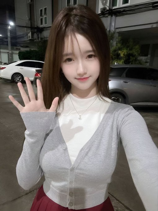 cloudhuigs's tweet photo. idamanku yang maikin cantik
https://t.co/H2YviA7ntY https://t.co/cMRYjK9QFi