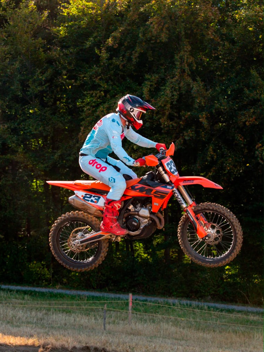 MarvelBrue8km's tweet photo. MX Agasul 
Top start in P3, then finished 8th and 9th. I gave it my all. https://t.co/ZSAtAmCgOx