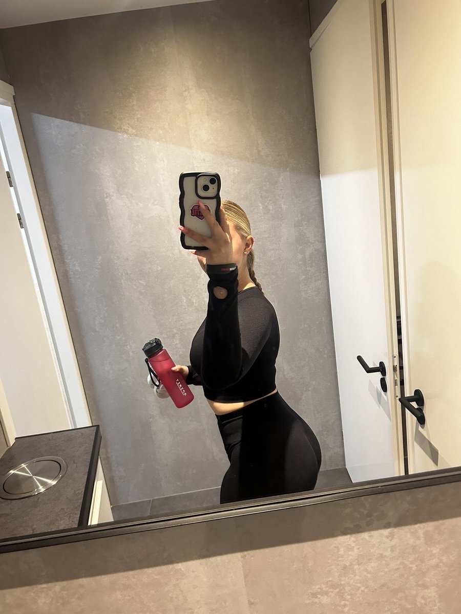 MistyTease2X's tweet photo. Wie vergoed mn eiwitshake🍑🏋️‍♀️

Wil je mij alsjeblieft betalen voor 'Eiwitshake' via https://t.co/QWZtIISNVK

Deze link is geldig t/m 2 oktober

Findomnl https://t.co/zu8hhrYN1o