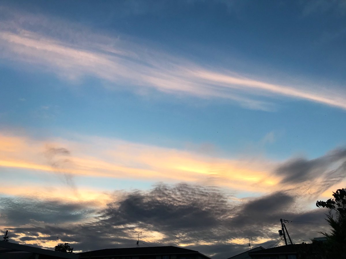 hirohiroya87488's tweet photo. こんばんは🌇
久しぶりに
秋らしい一日でした😊 https://t.co/KklHpZI3LW