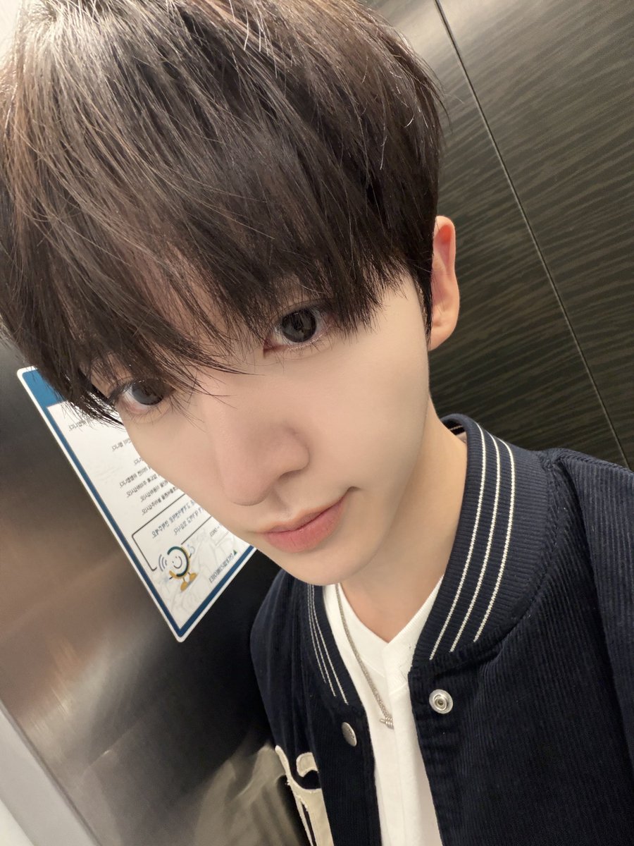 2dongbbang's tweet photo. 선 넘었지; 이렇게 잘생겨서 뭐하자고!!!! https://t.co/70a7SbXv1u