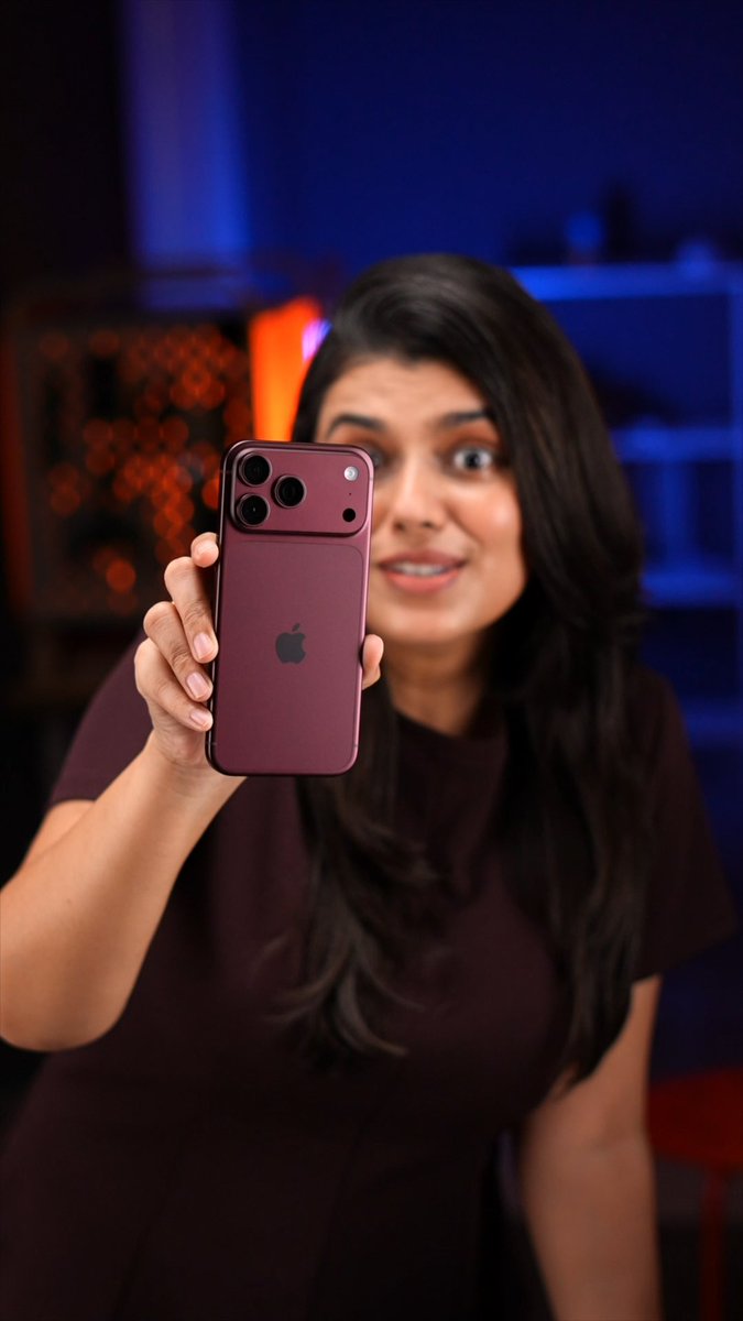 StyleListings's tweet photo. The iPhone 18 Pro Max unboxing is Live now ✔️ https://t.co/FYlPDprk3U