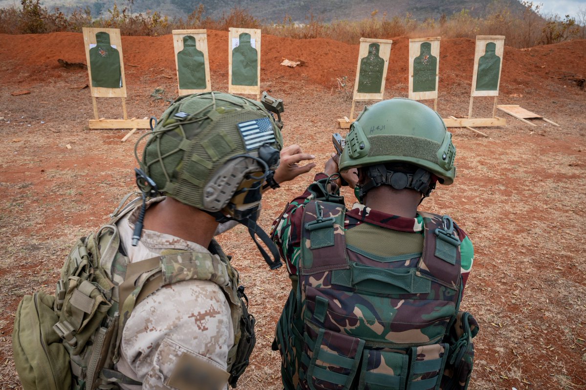 USSOCAF's tweet photo. 🇺🇸 🇹🇿Marksmanship on🎯. @USSOCOM and Tanzania’s Special Forces train together during a #JCET (Joint Combined Exchange Program),  continuing our security partnership built on mutual respect and shared commitment to readiness @usembassytz @MARSOCofficial https://t.co/ds58n07dQj