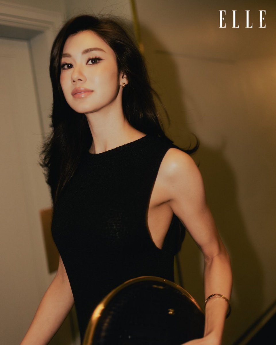 ELLEThailand's tweet photo. #ELLEExclusive สวยสะกด! สองสาว ลีน่า-หมิว ร่วมถ่ายทอดเสน่ห์ของ CHANEL Coco Mademoiselle Crush Absolu ในงาน Coco Mademoiselle Party ณ กรุงปารีส ประเทศฝรั่งเศสทา

#ELLEThailand
#CocoMademoiselle
#CrushAbsolu #CHANELFragrance
#LenaMiu #LalinaLena #MiuNatsha https://t.co/4DouArvDop