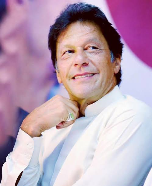 MirhakhanK47992's tweet photo. امیدِ سحر اور ایک نڈر لیڈر! حالات جتنے بھی کٹھن ہوں، عمران خان کا عزم اور حوصلہ کبھی کم نہیں ہوتا۔ یہی ایک سچے قائد کی نشانی ہے۔#اسلام_آباد_مارچ_توہوگا https://t.co/YDMx4w3RlH