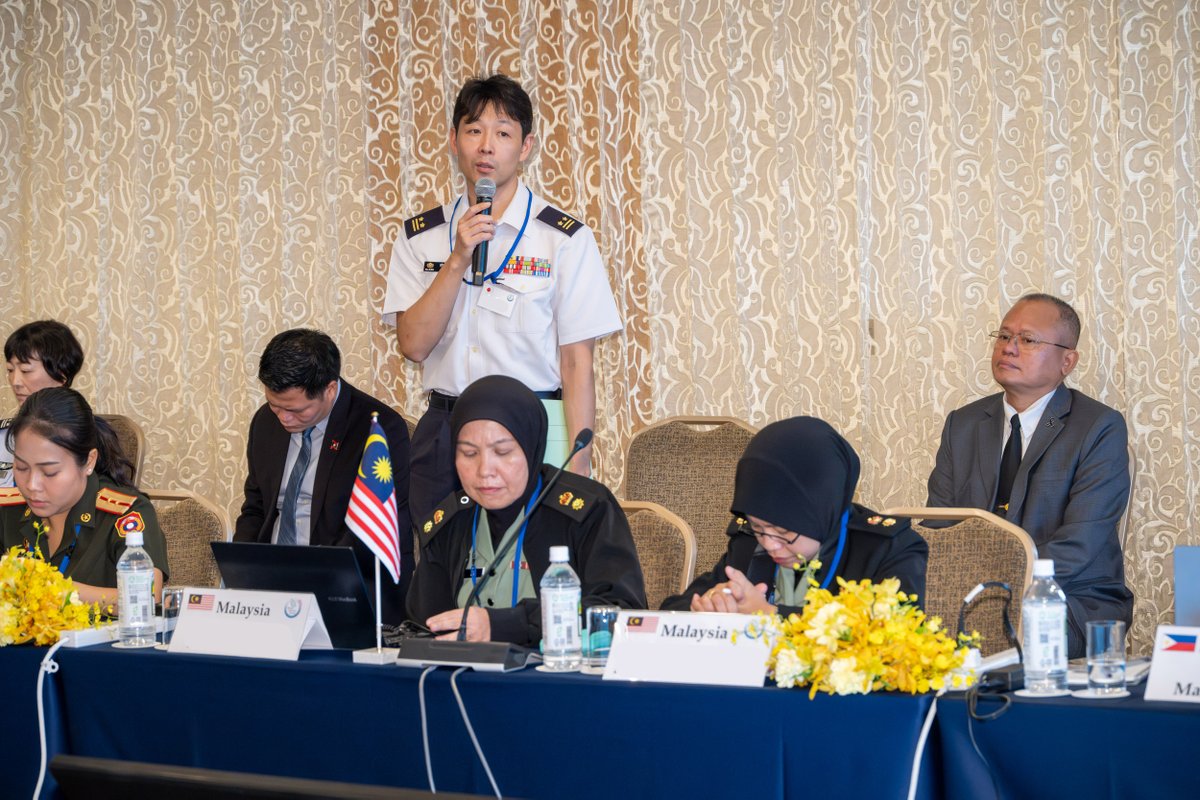 JGSDF_pr's tweet photo. #陸上自衛隊 は、９月１５日から１７日の間、防衛省が主催する第３回日ＡＳＥＡＮ #ＷＰＳ(#WomenPeaceandSecurity)協力プロジェクトに参加しました。
防衛省・自衛隊を含む各国取組紹介においては、陸自のジェンダー･アドバイザー等が災害現場に進出して被災者目線の支援に繋がる取組を紹介したほか、ＡＳＥＡＮやインド太平洋地域の国々からの発表や意見交換を通じて、様々な知見や経験を学ぶことができました。
その後に実施した災害対応に係る机上検討においては、関係部隊等からの参加を得て直近の災害派遣の教訓を取り込みながら、被災者に寄り添った支援のあり方について議論を交わし、他の参加者とともにＷＰＳに係る理解を深めることができました。