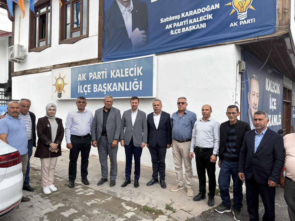 fethanbaykoc's tweet photo. Bugün📍Kalecik ilçemizdeyiz.

İlk durağımız olan AK Parti Kalecik İlçe Başkanlığımızı ziyaret ederek güne başladık. https://t.co/TbSX63Wesk