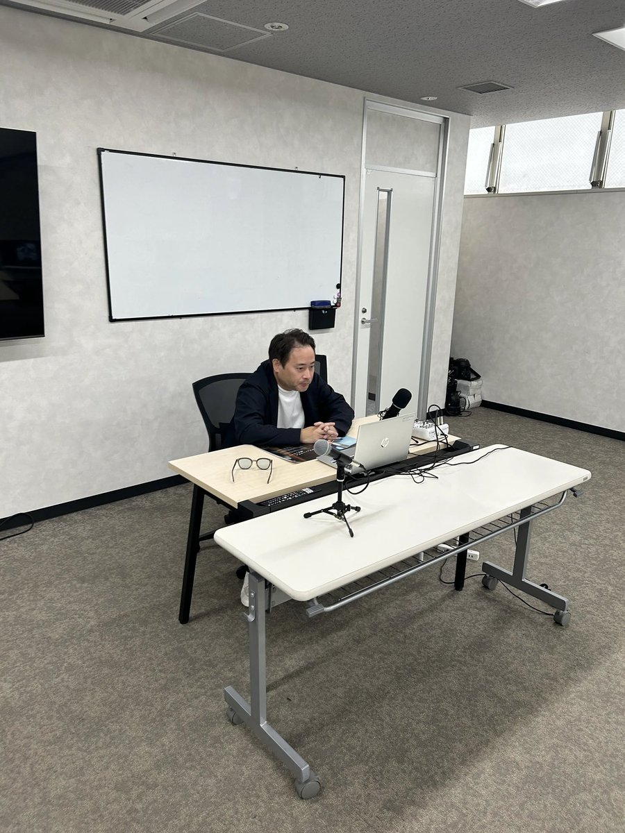 apteLab2026's tweet photo. 代々木アニメーション学院 東京校さんにて、代アニ様「オンライン事務所説明会」を弊社代表・福井が行いました！

オンラインでの説明会では多くの人がアプトプロ・アプトラボのことを知ってくれたと思います✨

#声優養成所 #アプトプロ #アプトラボ https://t.co/FtP7jUZcYj