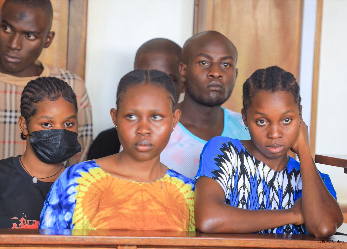 keishaali15's tweet photo. 10 of our activists appeared today at Buganda Road Court. Bail application failed as Magistrate Achayo was absent.
They are remanded to Oct 12 - 43 days in prison since Aug 31 arrest for peaceful march to @Parliament_Ug demanding an oil-free economy.
#Free14
#StopEACOP
#NoToOil https://t.co/UdMgk6LhjY