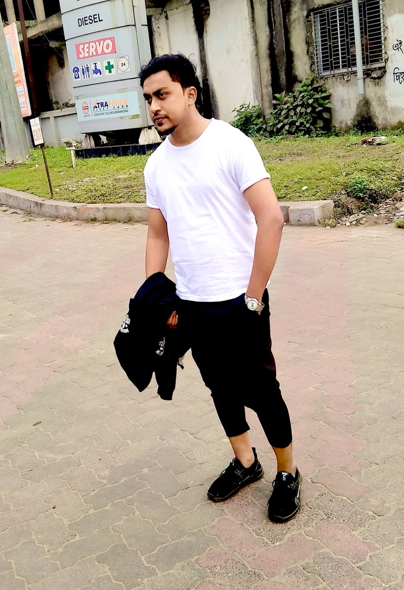 Alam_Khan__'s tweet photo. Jab"Aana "Tha" Bollywood "Mein" Palatkar "Mat"Jana"Har, Bura, Waqt, Ke" Bad"Accha"Waqt"Aata, He"Aapna "Kampe" Dillagana"_ https://t.co/6EXRMg1fYh