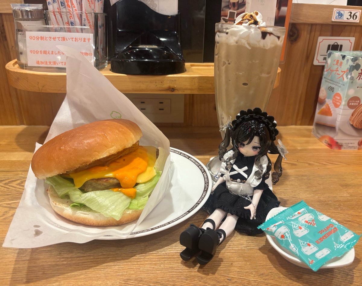 587sleep's tweet photo. コメダでお夕飯😌 https://t.co/CsWeAmAAUp