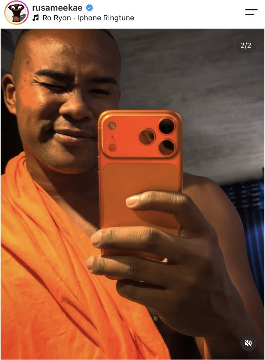 almondcanoo's tweet photo. ชอบ version ไหนคะ??

พระไทย        VS.          พระทิเบต https://t.co/XOAqZ7XJcW