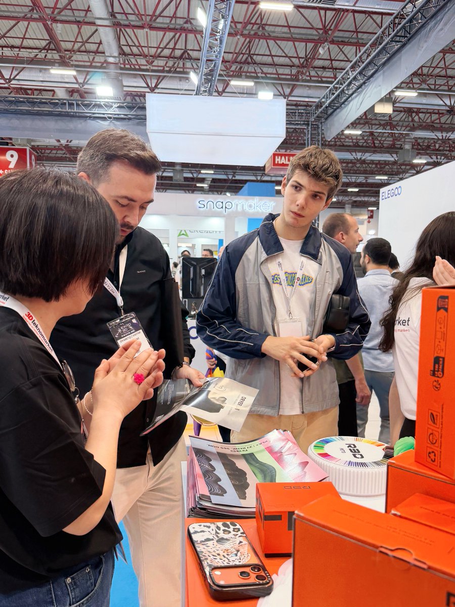 R3D_Filament's tweet photo. 🇹🇷 R3D at 3D TEKNOMARKET | Istanbul, Türkiye We’re excited to connect with customers, partners, and 3D printing enthusiasts at 3D TEKNOMARKET in Istanbul! #3DTEKNOMARKET #3DPrinting #3DPrintingIndustry #3DPrintingFilament #Filament https://t.co/HpkKv3NPlc