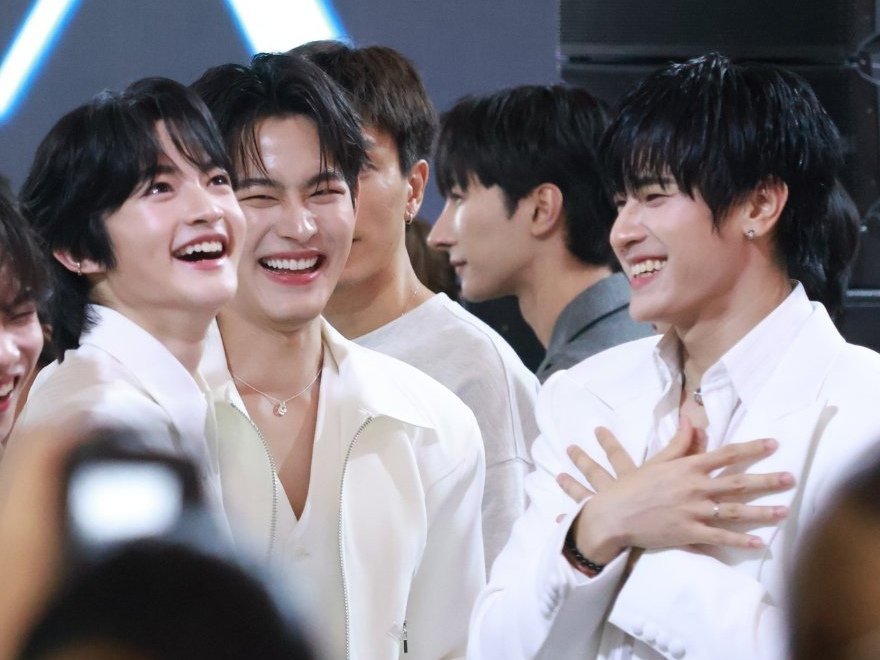 myara_saa's tweet photo. i followed (them) auausave since their dmdfs, and seeing how far they’ve come makes me hope even more for phuphareeonn. i hope they get the chance to walk this journey together, grow together, and one day, end up together. 🤍

cr: @ohmyreeonn

#ผาโอบอ้อน #phuphasrp #reeonnn https://t.co/b42hCwS5tG