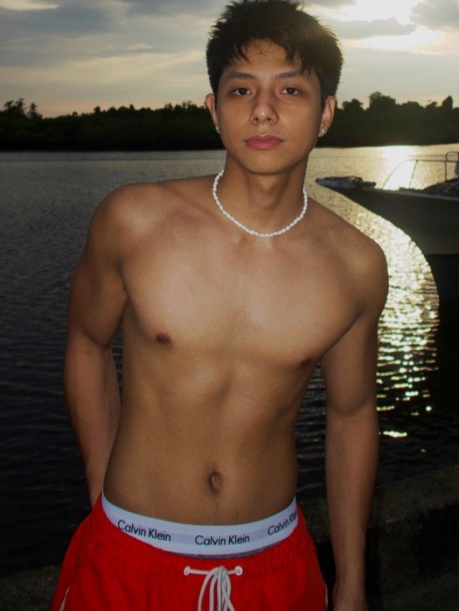 betamodelsunset's tweet photo. James Lucero https://t.co/yG4suhRRf6