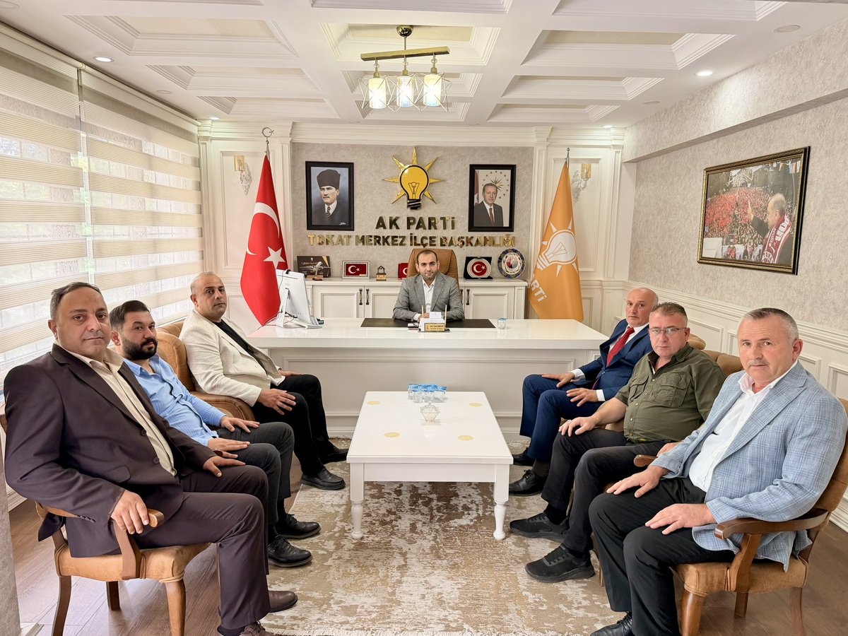 AliCaliskan60's tweet photo. Merkez İlçe Başkanlığımıza ziyarette bulunan Esnaf Kefalet Kredi Kooperatifi Başkan Adayı Erhan İlhamoğlu ve kıymetli yönetimine nazik ziyaretleri için teşekkür ediyor, çalışmalarında muvaffakiyetler diliyorum. https://t.co/a18lDq2XkA