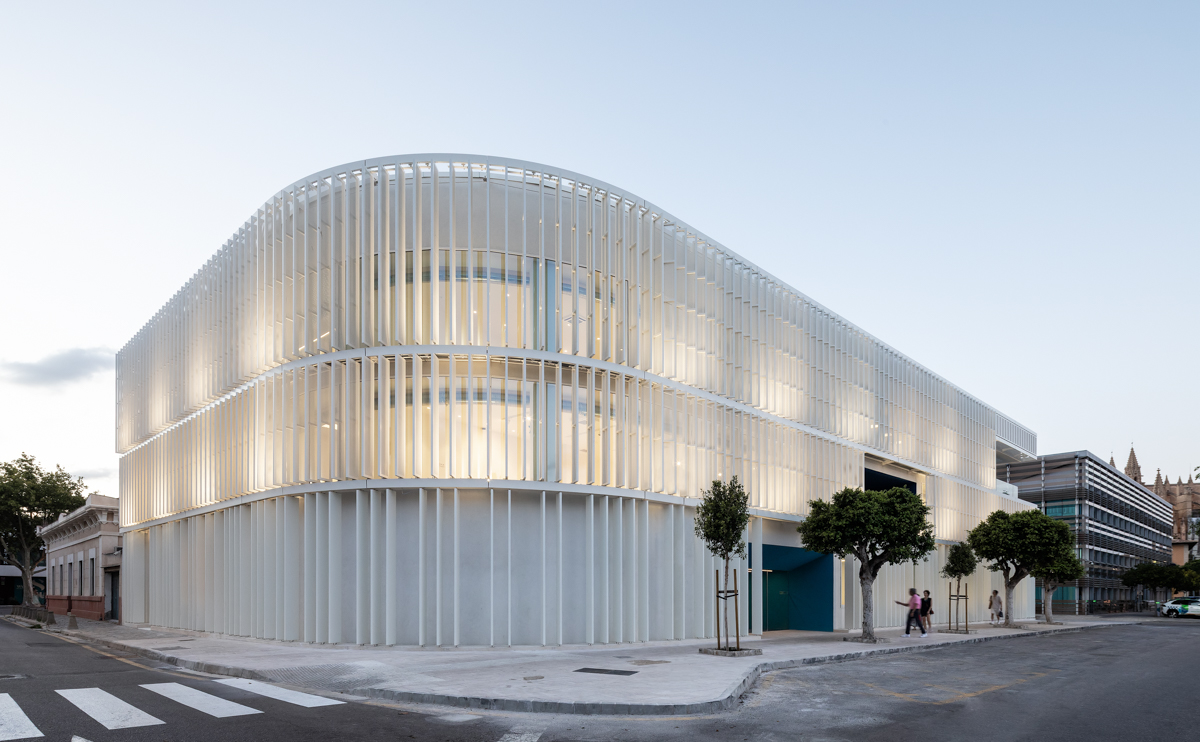 CDICV's tweet photo. CIENCIA, ARQUITECTURA, Y TECNOLOGÍA FRENTE AL MEDITERRÁNEO
@SimonElectricES
🔗https://t.co/Y5b9NGKJwV
#CDICV #LaCasaEAD #Simon https://t.co/W2YajRlpDJ
