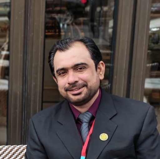 lawyers_society's tweet photo. المحامي الدكتور حسن بن موسى البلوشي
أتاحت زيارة نقابة المحامين في برلين التعرّف على آليات تنظيم مهنة المحاماة في ألمانيا، وبرامج التدريب والتأهيل المهني، ووسائل حماية استقلال المحامي وتعزيز كفاءته؛ بما يفتح آفاقًا أوسع لتبادل الخبرات والتعاون المؤسسي.
#جمعية_المحامين_العمانية #برلين
#الرحلة_القانونية_للجمعية_ألمانيا
